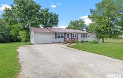 19581 FINNEY Road, Girard, IL 62640