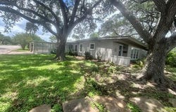 702 E Mesquite Lane, Victoria, TX 77901