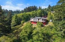 210 Surfsound Dr, Smith Rive, CA 95567