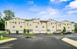 15 Haven Way, Keyport, NJ 07735