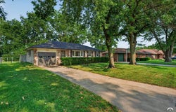 212 Center Drive, Silver Lake, KS 66539