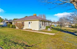 186 King Street, West Jefferson, NC 28694