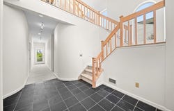 11 Wateredge Court, Oakdale, NY 11769
