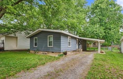 704 E Lincoln Street, Monticello, IL 61856
