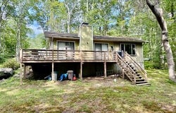 108 Farrier Lane, Lords Valley, PA 18428