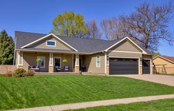 5570 Sunburst Drive, Pleasant Hill, IA 50327