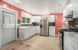 525 ASPENWALD Avenue, Elkhart, IN 46516