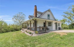 810 NW 600th Road, Centerview, MO 64019