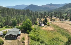 900 Placer Road, Sunny Valley, OR 97497
