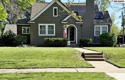 129 W 20th Ave, Hutchinson, KS 67502
