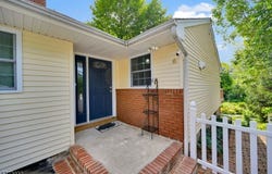 6 Park Pl, Pompton Lakes Boro, NJ 07442-1019