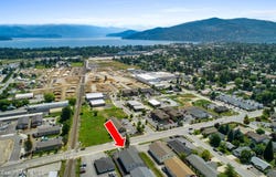 1313 N Division Ave, Sandpoint, ID 83864