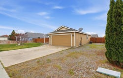 9316 Mustang Dr, Pasco, WA 99301