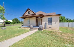 606 E 17th St, San Angelo, TX 76903