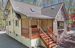 109 Glenbrook Drive, Dingmans Ferry, PA 18328