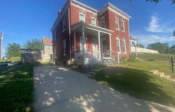 432 S 5th Street, Atchison, KS 66002