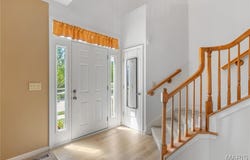 521 Queens Court Place, St Peters, MO 63376