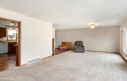 808 E 8th Street S, Newton, IA 50208