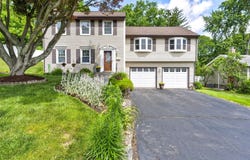 4 Lee Circle, Bloomfield, CT 06002