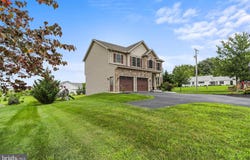 2 MARTINS RIDGE DRIVE, HANOVER, PA 17331