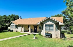 425 N Avenue E, Cross Plains, TX 76443