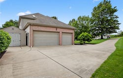 128 Alana Dr, PA 16056