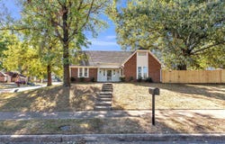 6387 BENT OAK Ln, Memphis, TN 38115