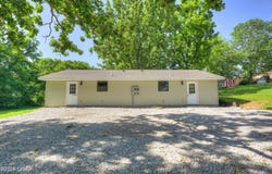 717 Benham Avenue, Neosho, MO 64850