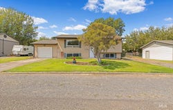 2744 Rainier Street, Clarkston, WA 99403