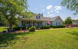 135 Meadow Drive, Lexington, TN 38351
