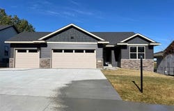 1502 Legend Dr, Tiffin, IA 52340