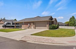 1401 W 1020 N, Clinton, UT 84015