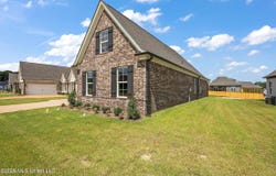 907 Coahoma Court, Nesbit, MS 38651