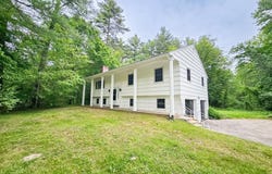 24 Hampton Falls Road, Exeter, NH 03833