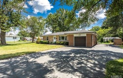 206 W Bethalto Boulevard W, Bethalto, IL 62010