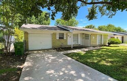 824 Johnnie Row, Seagoville, TX 75159