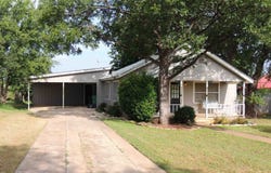 705 EXALL ST., Llano, TX 78643