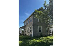 1812 11TH Avenue, Moline, IL 61265