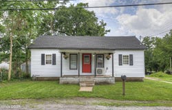 421 W 6th Street, Baxter Springs, KS 66713