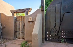 20 Valerio, Ranchos de Taos, NM 87557