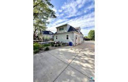 219 E 33rd St, Sioux Falls, SD 57105