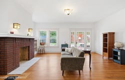 108 1st St, Simpsonville, KY 40067