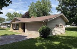 708 S Relanto St, Freeman, SD 57029