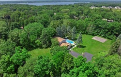 2925 Meadow Ln, Hartland, WI 53029