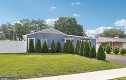 40 OPENWOOD LANE, LEVITTOWN, PA 19055