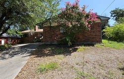 416 Half Moon Way, Runaway Bay, TX 76426