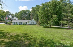 231 Kimberly Ann Drive, Hendersonville, NC 28792