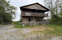 181 Modern Lane, PRINCETON, WV 24740