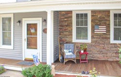 42 Main St, Hampton Boro, NJ 08827