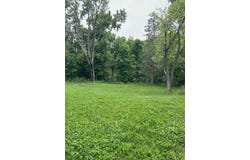 1445 Valley View Dr, Coralville, IA 52241
